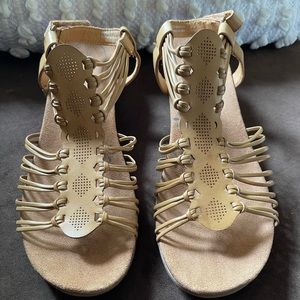 Bare Traps Wedge Sandals ~ Size 11